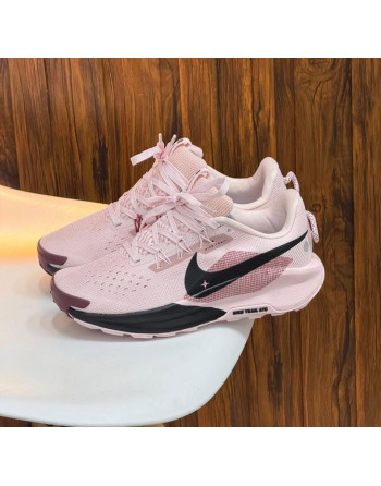 NIKE TRAIL AT